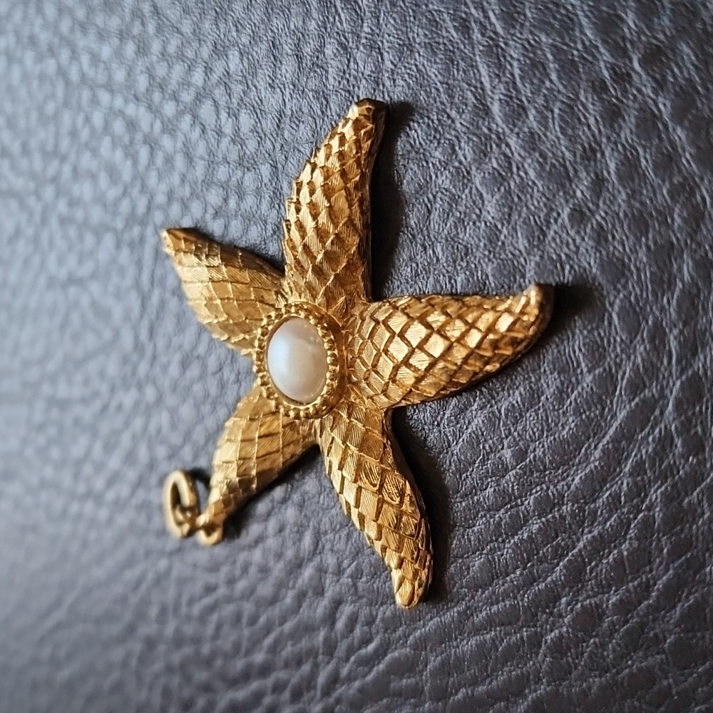 Vtg Kenneth Jay Lane For Avon Pendant - image 4